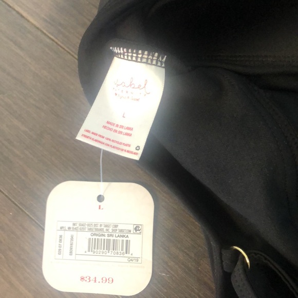 Target maternity swimsuit NWT - Picture 2 of 2